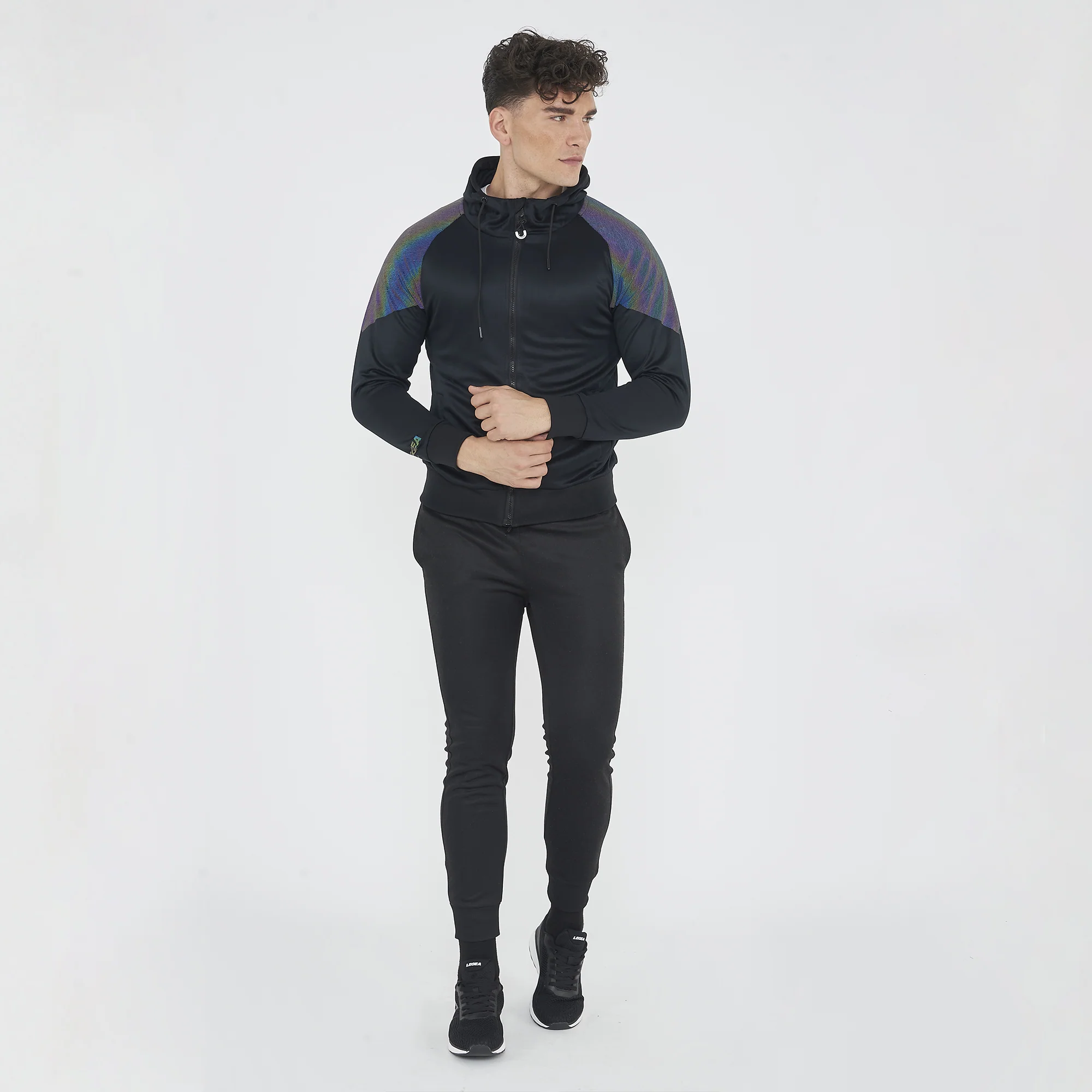 Giacca Osman per running con cappuccio e zip - Image 7