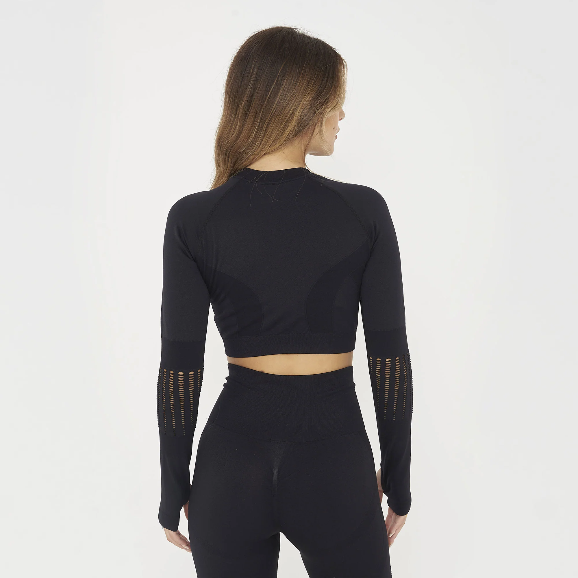 Maglia crop con passapollice da allenamento Rue - Image 2