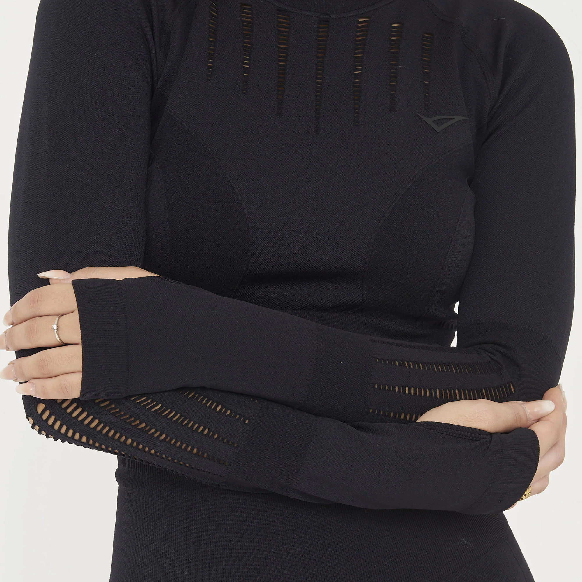 Maglia crop con passapollice da allenamento Rue - Image 4