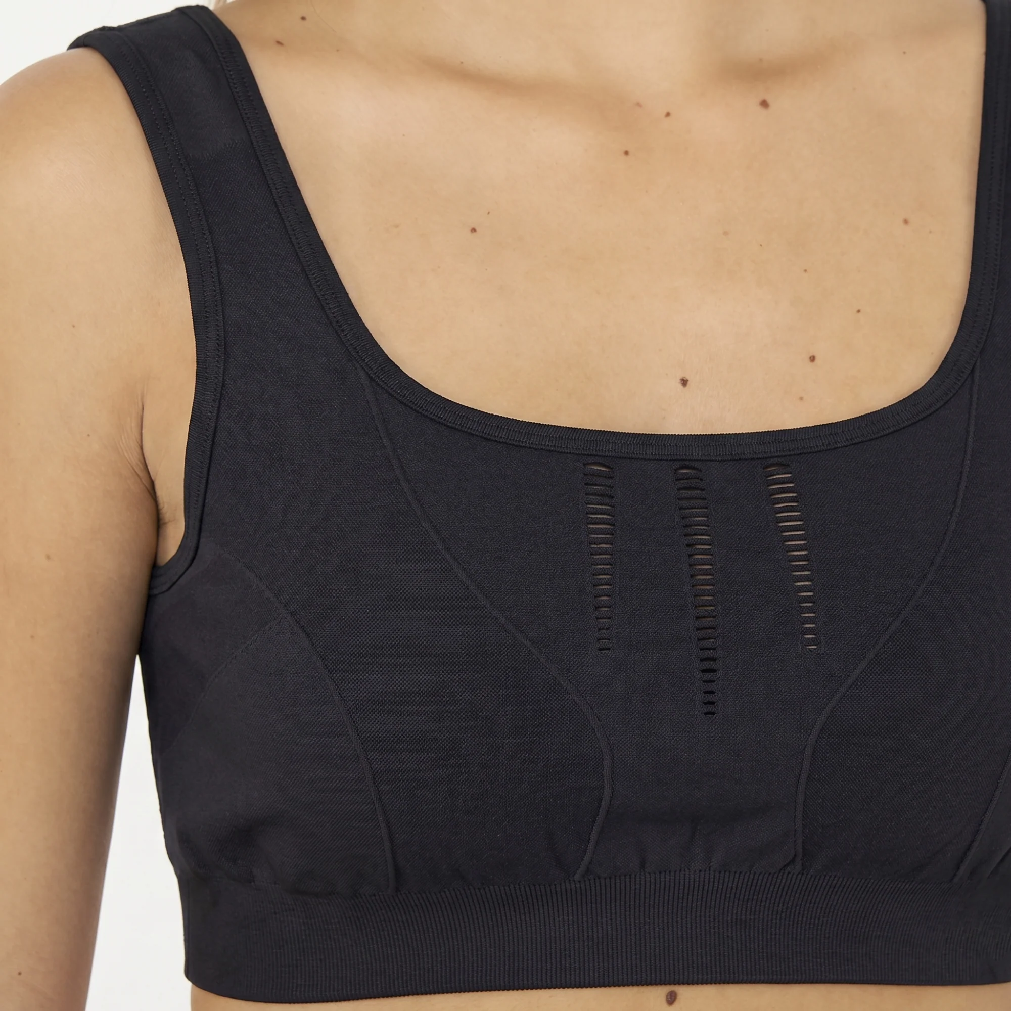Reggiseno sportivo con coppe Maddy - Image 3